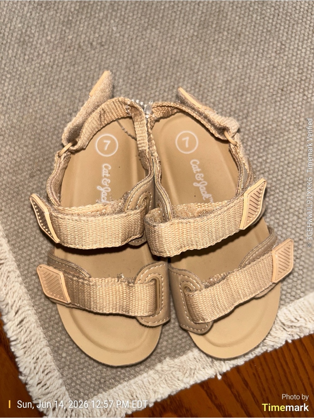 Cat & Jack Neutral Beige/Tan Kids' Adjustable Sandals Size 7 toddler